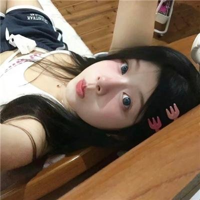 夜色中的她